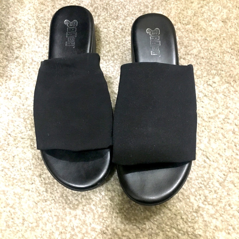 Brash Y2K black platform slides